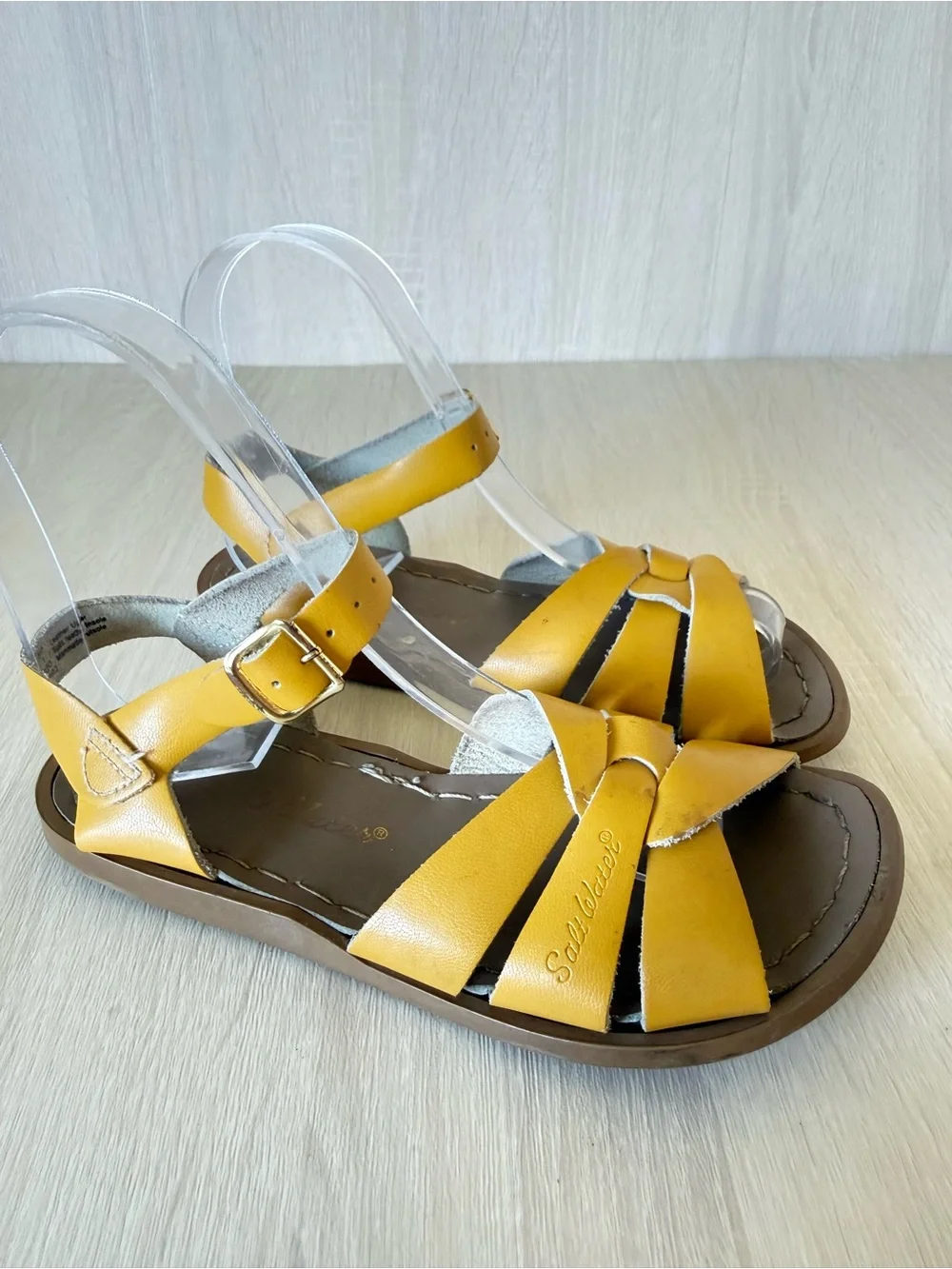 Salt Water Sandals Girls Mustard Yellow Leather Fisherman Size 1 (US 2)